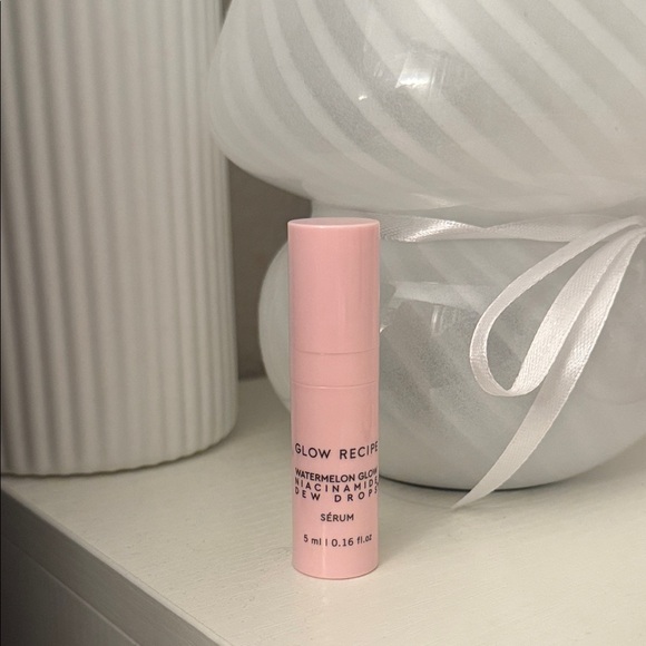 Glow Recipe Watermelon Glow Niacinamide Dew Drops - Picture 1 of 2